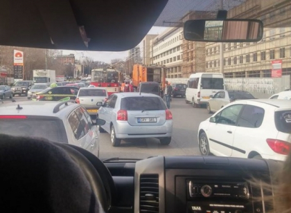 InfoTrafic. Strazile din capitala pe care se circula cu dificultate in aceasta dimineata InfoTrafic. Strazile din capitala pe care se circula cu dificultate in aceasta dimineata