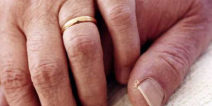 O moldoveanca stabilita in Italia, ajutata de fiul ei, ar fi amagit italianul de care avea grija si l-ar fi facut sa semneze un testament prin care ii lasa peste un milion de euro O moldoveanca stabilita in Italia, ajutata de fiul ei, ar fi amagit italianul de care avea grija si l-ar fi facut sa semneze un testament prin care ii lasa peste un milion de euro