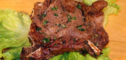 Vrei sa prepari o friptura de vita moale si delicioasa? Trucul asta face minuni pentru carnea ta!