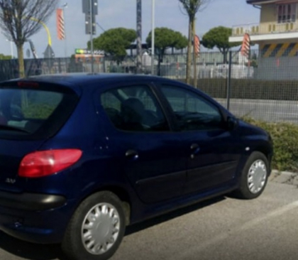 Avea permisul de conducere expirat si ar fi condus in stare de ebrietate. O moldoveanca stabilita in Italia a ramas fara masina. Ce grad de alcoolemie i-au depistat politistii Avea permisul de conducere expirat si ar fi condus in stare de ebrietate. O moldoveanca stabilita in Italia a ramas fara masina. Ce grad de alcoolemie i-au depistat politistii