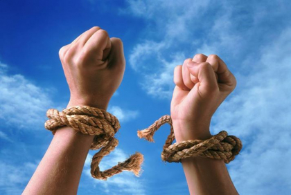 Democratia in Moldova "pusa la zid" de coruptie, control politic si injustitie - Report.md
