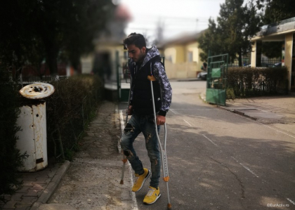Marturii din Infern: Un copil de 14 ani supravietuieste mitralierei. Colegii lui au murit pe loc. Familia i-a fost ucisa - Report.md Marturii din Infern: Un copil de 14 ani supravietuieste mitralierei. Colegii lui au murit pe loc. Familia i-a fost ucisa - Report.md
