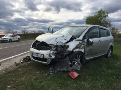 Accident grav in apropiere de satul Drasliceni. Un copil, transportat la spital - FOTO/VIDEO
Accident grav in apropiere de satul Drasliceni. Un copil, transportat la spital - FOTO/VIDEO