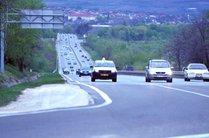 Trafic aglomerat la intrarile in capitala. Dupa Pasti, orasenii se intorc acasa - FOTO Trafic aglomerat la intrarile in capitala. Dupa Pasti, orasenii se intorc acasa - FOTO