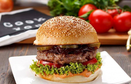 Sunt deliciosi si incredibili de sanatosi! Localul din Chisinau unde poti savura o bunatate de burgeri clasici