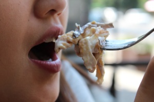 Alimentul mai nociv decat fumatul! Si tu il consumi zilnic, fara sa stii cat de nesanatos este Alimentul mai nociv decat fumatul! Si tu il consumi zilnic, fara sa stii cat de nesanatos este