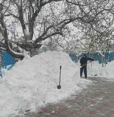 Lista drumurilor blocate la aceasta ora: pe parcursul noptii peste 300 utilaje au fost implicate in procesul de deszapezire