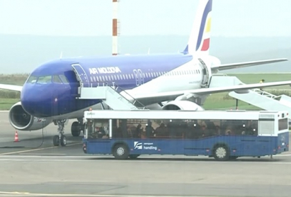 Situatia actuala pe Aeroportul Chisinau. Traficul aerian se desfasoara in regim normal - FOTO Situatia actuala pe Aeroportul Chisinau. Traficul aerian se desfasoara in regim normal - FOTO