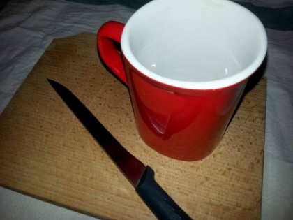 Cea mai simpla metoda ca sa ascuti cutitele! Ai nevoie doar de o cana de cafea Cea mai simpla metoda ca sa ascuti cutitele! Ai nevoie doar de o cana de cafea