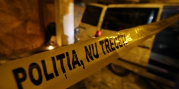 Familia a gasit-o fara suflare, usa apartamentului fiind deschisa. O femeie din Durlesti a fost omorata in propria locuinta