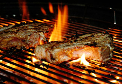 Costite delicioase de porc, la gratar