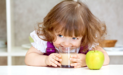 Nutritia celor mici, pe timp de vara. Cum stii ce poate manca, cum cantaresti hrana si care este meniul ideal Nutritia celor mici, pe timp de vara. Cum stii ce poate manca, cum cantaresti hrana si care este meniul ideal