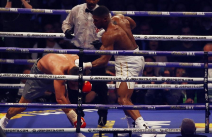 "Ciocanul de Otel" a fost spulberat pe Wembley! Anthony Joshua l-a trimis la pensie pe Vladimir Kliciko in fata a 90.000 de fani - VIDEO "Ciocanul de Otel" a fost spulberat pe Wembley! Anthony Joshua l-a trimis la pensie pe Vladimir Kliciko in fata a 90.000 de fani - VIDEO