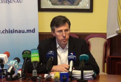 LIVE VIDEO. Primarul Dorin Chirtoaca sustine o conferinta de presa despre proiectul privind parcarile cu plata in capitala LIVE VIDEO. Primarul Dorin Chirtoaca sustine o conferinta de presa despre proiectul privind parcarile cu plata in capitala