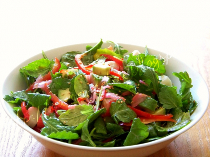 Chiar si salata ingrasa! Ce ne recomanda medicii Chiar si salata ingrasa! Ce ne recomanda medicii