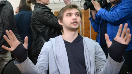 Tanarul de 22 de ani din Rusia care s-a filmat in timp ce juca Pokemon Go intr-o biserica, condamnat de catre tribunalul din Rusia. Sentinta primita - VIDEO