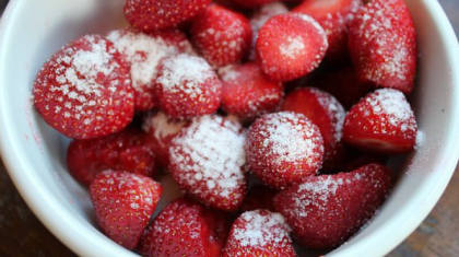 Mananci capsunile cu zahar? Nutritionistii spun cat de periculoasa este aceasta combinatie