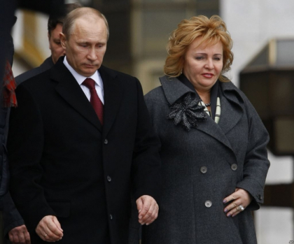 Cum ar incasa fosta sotie a lui Putin milioane de dolari de pe urma lui Tolstoi
