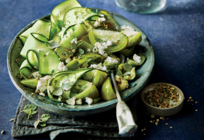 Salata greceasca din castraveti, un deliciu in zilele calduroase de vara
Salata greceasca din castraveti, un deliciu in zilele calduroase de vara