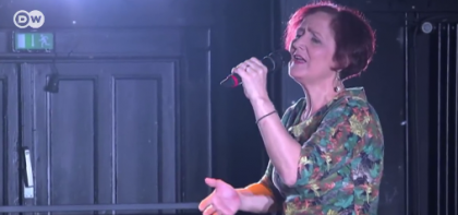 Povestea de viata a unei moldovence care a lucrat timp de 14 ani ca menajera in Atena, ar putea deveni oricand scenariul unui film. Valentina: "Intr-o buna zi o sa le zic nepotilor ca bunica lor nu a fost doar o menajera, ci si actrita" - VIDEO Povestea de viata a unei moldovence care a lucrat timp de 14 ani ca menajera in Atena, ar putea deveni oricand scenariul unui film. Valentina: "Intr-o buna zi o sa le zic nepotilor ca bunica lor nu a fost doar o menajera, ci si actrita" - VIDEO