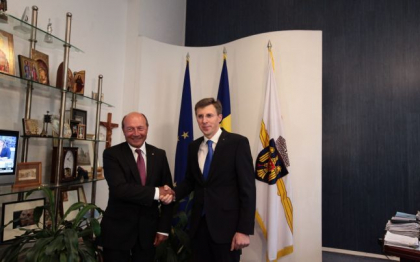 Fostul presedinte roman Traian Basescu, despre retinerea primarului Dorin Chirtoaca: DNA a trecut Prutul Fostul presedinte roman Traian Basescu, despre retinerea primarului Dorin Chirtoaca: DNA a trecut Prutul