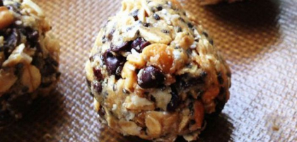 Desertul sanatos care iti satisface pofta de dulce: bilute proteice cu ciocolata! Desertul sanatos care iti satisface pofta de dulce: bilute proteice cu ciocolata!