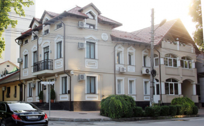 Procesul de judecata cu vecinii, casele de milioane de lei si firmele deputatului Nae-Simion Plesca - FOTO - ZdG Procesul de judecata cu vecinii, casele de milioane de lei si firmele deputatului Nae-Simion Plesca - FOTO - ZdG