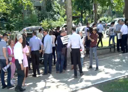 URMARESTE LIVE. Curtea de Apel examineaza recursul avocatilor primarului capitalei: cer eliberarea lui Dorin Chirtoaca. Zeci de sustinatori ai PL, in fata institutiei URMARESTE LIVE. Curtea de Apel examineaza recursul avocatilor primarului capitalei: cer eliberarea lui Dorin Chirtoaca. Zeci de sustinatori ai PL, in fata institutiei