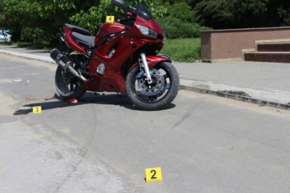 Un barbat din Nisporeni s-a inteles cu un tanar pe o retea de socializare ca sa-i vanda motocicleta: cumparatorul a cerut sa o testeze si nu s-a mai intors. Politia s-a luat dupa el si l-a urmarit 30 de km. Cum s-a terminat totul