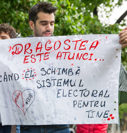 Falsii pro-europeni "omuletii verzi" si pericolul venirii tancurilor rusesti la Chisinau - Report.md Falsii pro-europeni "omuletii verzi" si pericolul venirii tancurilor rusesti la Chisinau - Report.md