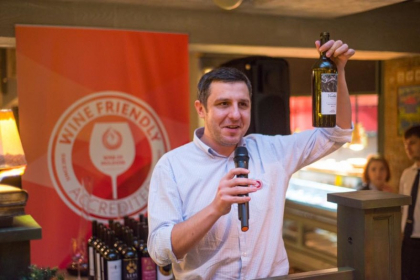 Costite de porc, o adevarata nebunie in farfurie! Bloggerul Andrei Cibotaru te invata sa le gatesti ca la carte