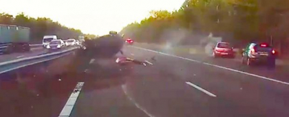 Imagini tulburatoare! Un grav accident rutier, anticipat de pilotul automat al Tesla: l-a anuntat pe sofer ca trebuie sa franeze imediat! Ce-a urmat - VIDEO
