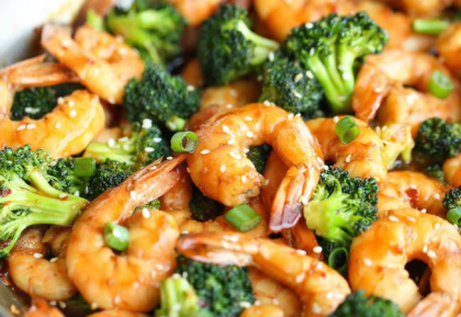 Creveti cu broccoli, o reteta rapida si usoara, pentru seri de vara