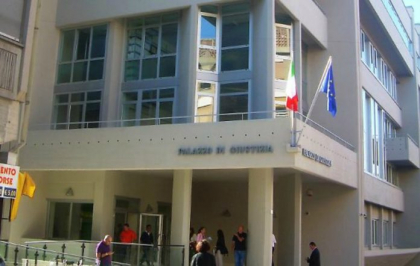 Doi moldoveni, stabiliti in Italia si-au aflat sentinta, dupa ce au facut prapad si au atacat proprietarul unui bar din Fabro Doi moldoveni, stabiliti in Italia si-au aflat sentinta, dupa ce au facut prapad si au atacat proprietarul unui bar din Fabro