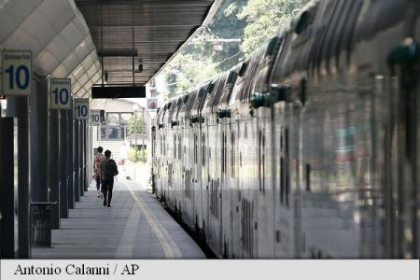 O femeie care a coborat intr-o gara din Roma pentru a fuma si-a uitat copilul in tren O femeie care a coborat intr-o gara din Roma pentru a fuma si-a uitat copilul in tren