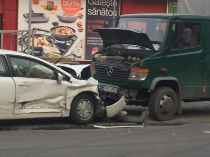 Accident cu implicarea a trei automobile in sectorul Ciocana al capitalei: masinile, grav avariate - GALERIE FOTO Accident cu implicarea a trei automobile in sectorul Ciocana al capitalei: masinile, grav avariate - GALERIE FOTO