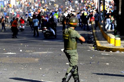 VIOLENTE in Venezuela: Fortele de ordine au deschis focul asupra protestatarilor. Cel putin o persoana a fost ucisa - Mediafax.ro