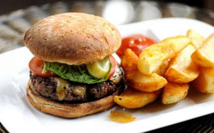 Localuri din Chisinau unde poti savura burgeri deliciosi! Iata unde poti merge sa-i gusti