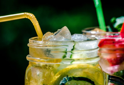 Limonada cu menta si castravete, ideala pentru a te racori vara aceasta Limonada cu menta si castravete, ideala pentru a te racori vara aceasta