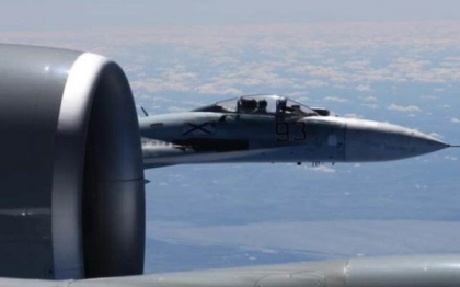"Interactiune periculoasa" intre un avion de vanatoare rus si un aparat de spionaj al SUA. Imaginile publicate de Pentagon