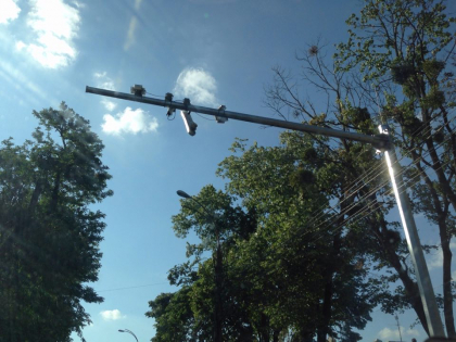 Intersectia din capitala unde camerele de supraveghere a traficului rutier nu functioneaza dupa ce au fost doborate de furtuna - FOTO Intersectia din capitala unde camerele de supraveghere a traficului rutier nu functioneaza dupa ce au fost doborate de furtuna - FOTO