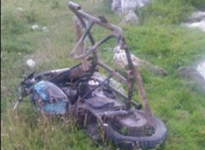 Doi soti s-au prabusit cu motocicleta intr-o prapastie adanca la Orhei: barbatul s-a stins pe loc, iar femeia, aflata in stare extrem de grava, a pierdut lupta cu viata acum cateva momente la spital - FOTO