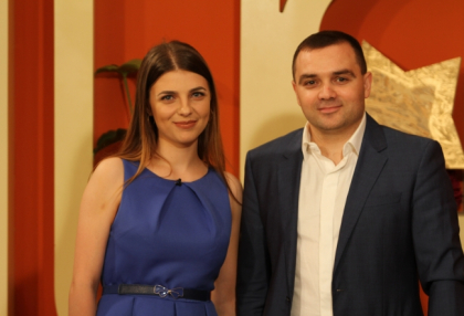 Alina Andronic si sotul sau Ion Gustiuc au grija de frumusetea femeilor de la noi. Cei doi administreaza salonul "Mostelle" - VIDEO Alina Andronic si sotul sau Ion Gustiuc au grija de frumusetea femeilor de la noi. Cei doi administreaza salonul "Mostelle" - VIDEO