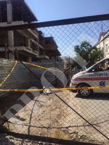 Un muncitor s-a stins pe loc dupa ce a cazut in gol de pe o macara pe un santier de constructii din capitala - GALERIE FOTO
