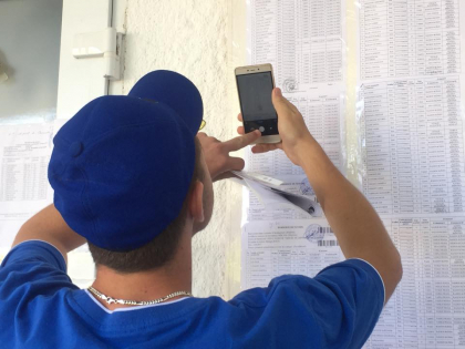 Astazi elevii isi vor afla rezultatele la examenele de Bacalaureat -
GALERIE FOTO Astazi elevii isi vor afla rezultatele la examenele de Bacalaureat -
GALERIE FOTO