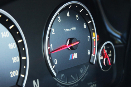 Dilema deceniului: cand sa schimbam treapta de viteza, sub 2000 sau peste 2000 rpm? Dilema deceniului: cand sa schimbam treapta de viteza, sub 2000 sau peste 2000 rpm?