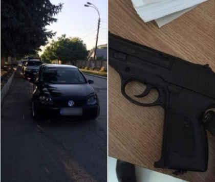 Un sofer s-a oprit in trafic, pe o strada din capitala si a amenintat cu pistolul un alt sofer. Unde a fost retinut la scurt timp - GALERIE FOTO