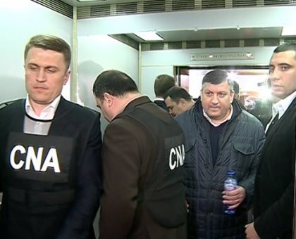 Dosarul in care este cercetat fostul ministru de la Transporturi, trimis in judecata: Chirinciuc si-a recunoscut vina si a fost transferat din penitenciarul 13 in arest la domiciliu Dosarul in care este cercetat fostul ministru de la Transporturi, trimis in judecata: Chirinciuc si-a recunoscut vina si a fost transferat din penitenciarul 13 in arest la domiciliu