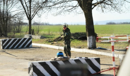 Un pacificator rus si-a pus capat zilelor in stanga Nistrului. S-ar fi  impuscat in cap dupa ce a fost telefonat de sotie