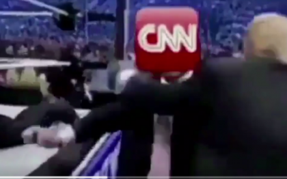 Trump, atac incredibil la adresa CNN. Presedintele SUA a postat un clip in care tranteste la pamant si loveste sigla postului - VIDEO Trump, atac incredibil la adresa CNN. Presedintele SUA a postat un clip in care tranteste la pamant si loveste sigla postului - VIDEO